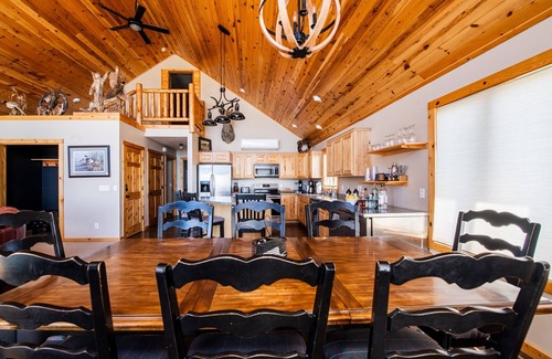 Carpenter Cabina | Hermoso chalet estilo Lodge con vistas al pintoresco lago Prairie