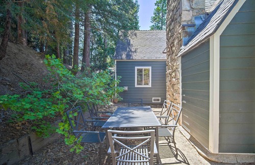 Cedar Glen Cabaña | Lakeview Lodge Fit for Groups < 1 Mile to Lake!