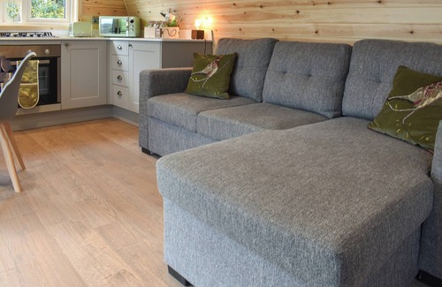 Battle Cabaña | Lakeview Lodge- UK40692