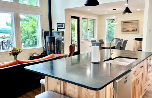 Greenville Casa | Lakeview Loon Song - Luxury Moosehead Rental