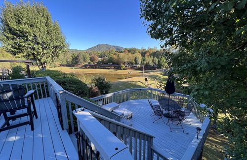 Lake Lure Alquiler De RV | Lakeview Luxury RV spot in class A Motorcoach resort by Rumbling Bald Lake Lure