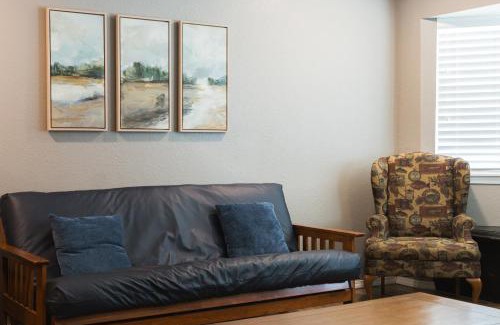 Mead Casa | Lakeview Main Room - 19
