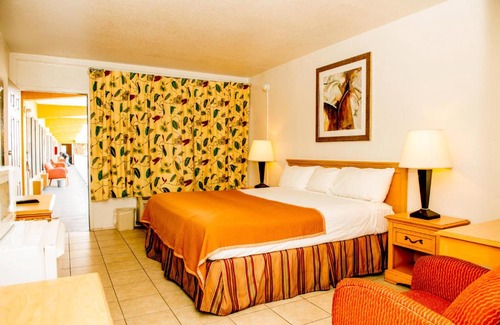 Shore Acres Hotel | Lakeview Motel