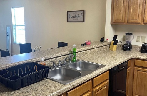 Starkville Casa | Lakeview Oasis: Charming 2-bedroom townhome with WiFi and AC in Starkville