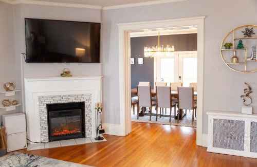South Main Street Casa | Lakeview on Main Pool Fire Pit and Walkable