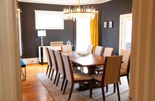 South Main Street Casa | Lakeview on Main Pool Fire Pit and Walkable