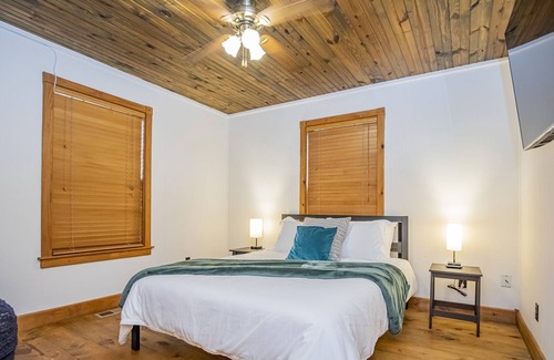 Springdale Cabina | LakeView on Raymond