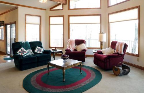 Waynesville Casa | Lakeview on the Links