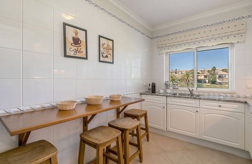 Atalaia Apartamento | Lakeview Paradise by LovelyStay