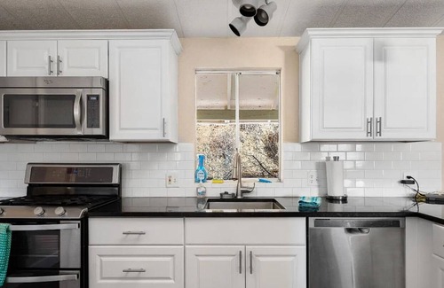 Wofford Heights Casa | Lakeview Retreat: A Spacious Dog-Friendly Escape with Breathtaking Views