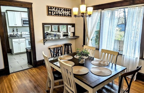 Chardon Casa | Lakeview Retreat Destination