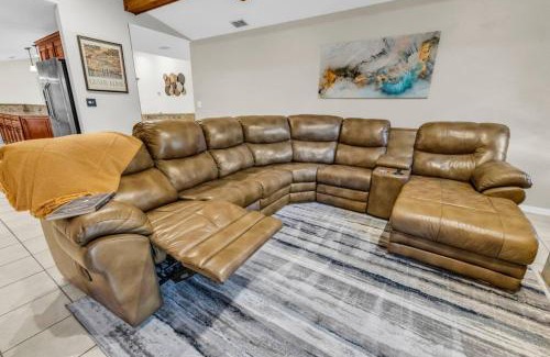 Country Oaks Casa | Lakeview Retreat with Pool Games, Chill Vibes