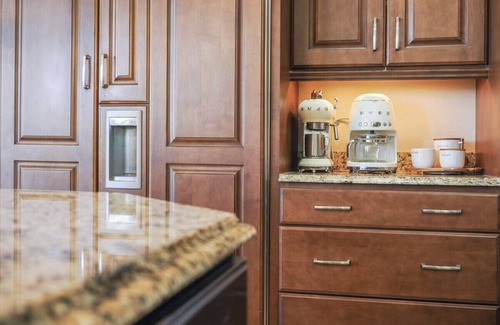 Williamsburg Casa | Lakeview Ridge Retreat
