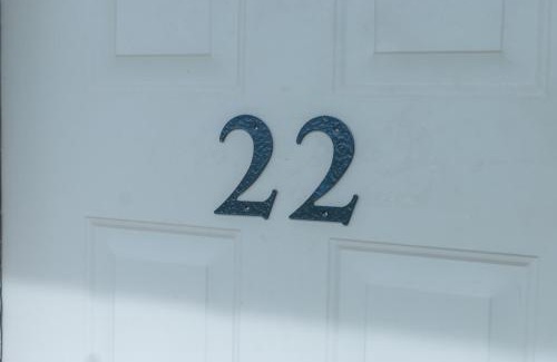 Mead Casa | Lakeview Room 2 Queens - 22
