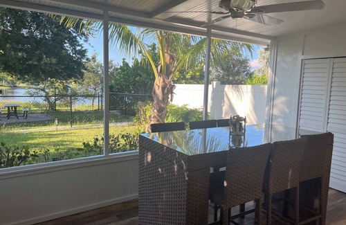 Bonita Springs Villa | Lakeview Seashell Cottage— Pets Welcome! Sleeps 4