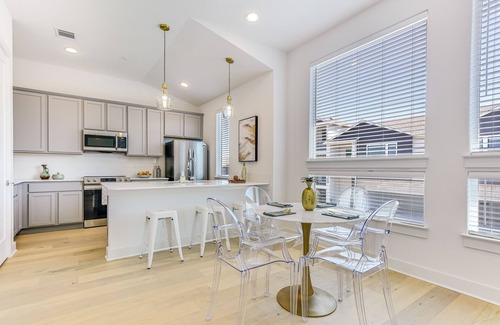 Lakeway Casa | Lakeway Villa with resort amenities