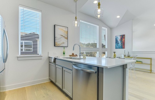 Lakeway Casa | Lakeway Villa with resort amenities