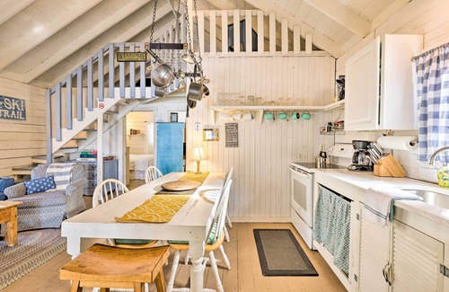 Poyntelle Cabaña | Lakewood Cottage w/ Private Lake Access & Canoes!