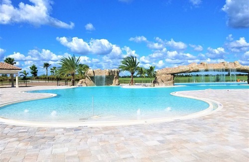 Braden River Condominio | Recién construido condominio nacional de Lakewood. 1er piso final unidad con golf ilimitado.