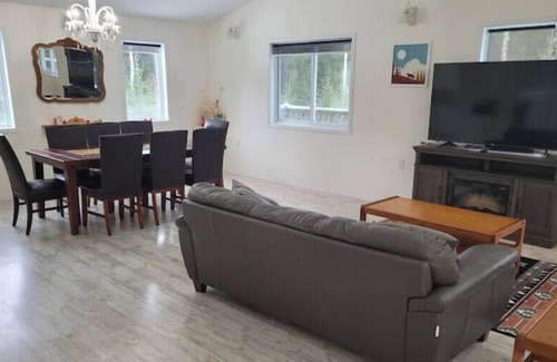 Lion's Head Casa | LakeWood Trails - Waterfront Cottage with 4+ Acres and surrounded by green belt.