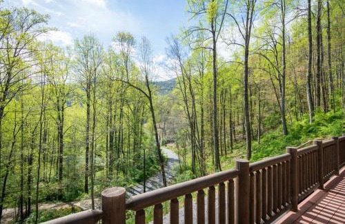 Black Mountain Casa | Lakey Gap Lodge by Carolina Mornings