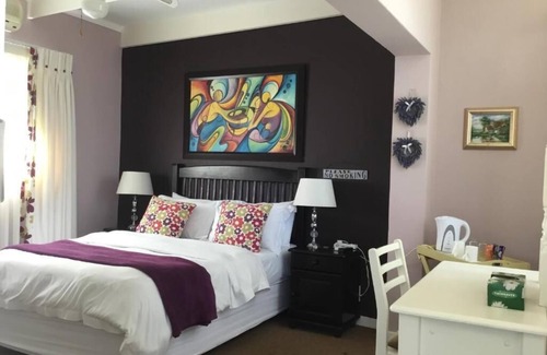 Greater Johannesburg Metropolitan Area Casa | Lala-Nathi Guest House & Self Catering