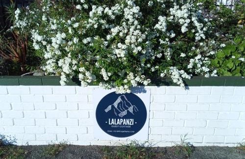 Schoemanshoek Villa | Lalapanzi guest cottage