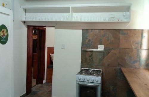 Schoemanshoek Villa | Lalapanzi guest cottage