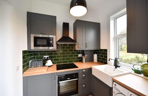 Troon Apartamento | Lallan Shores - 2 bed newly refurbished ground floor flat in town centre location in Troon.