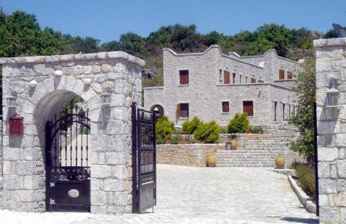 East Mani Cama Y Desayuno | Lalloudes Seaside Accommodation