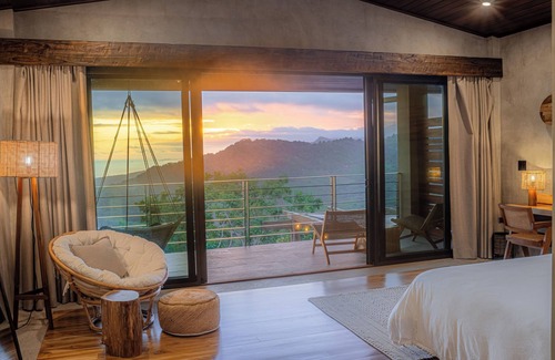 Lagunas Hotel | Lamangata Luxury Surf Resort