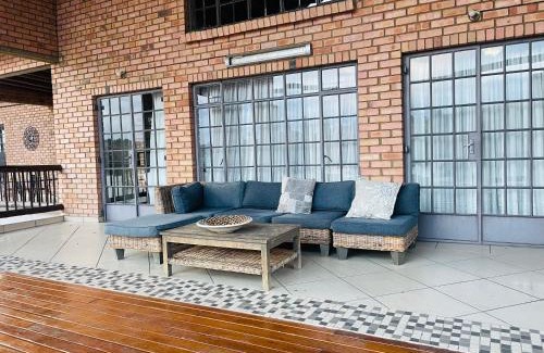 Emalahleni Casa | LamaProp Stay Inn