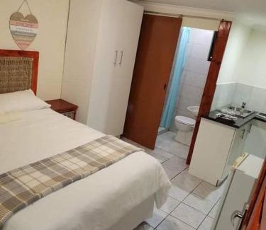 Krugersdorp Casa | LaMavuso Guesthouse