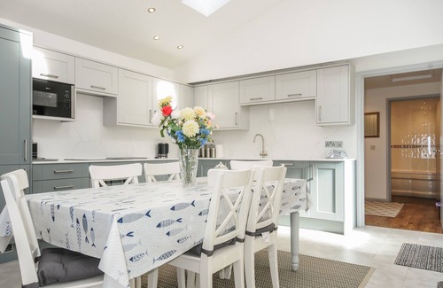 Week Saint Mary Cabaña | LAMBLEY VIEW, pet friendly, country holiday cottage in Bude