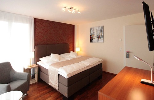 Liederbach am Taunus Hotel | Lamex Inn Hotel & Restaurant