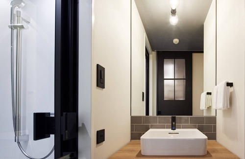 Chuo-ku Hotel | LAMP LIGHT BOOKS HOTEL Fukuoka