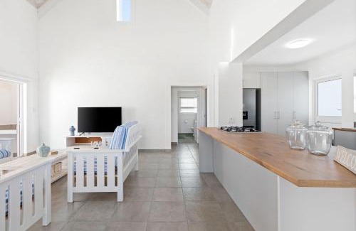 Stompneusbaai Casa | Lampiesbaai Beach House by Host Agents