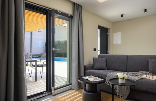 Susnjici Villa | Lana private Pool and garden near Porec