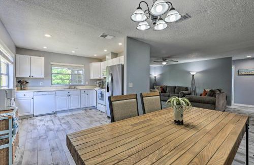 Trailer Estates Casa | Lanai and Pond at Tranquil Bradenton Retreat!