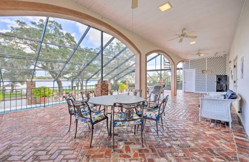 Winter Haven Villa | Lanai and Pool Elegant Villa in Winter Haven!