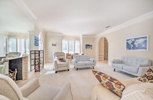 Winter Haven Villa | Lanai and Pool Elegant Villa in Winter Haven!