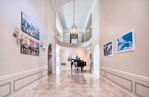 Winter Haven Villa | Lanai and Pool Elegant Villa in Winter Haven!