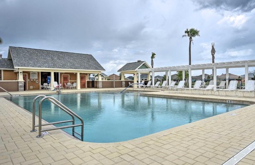Wildwood Casa | Lanai and Resort Amenities The Villages Getaway