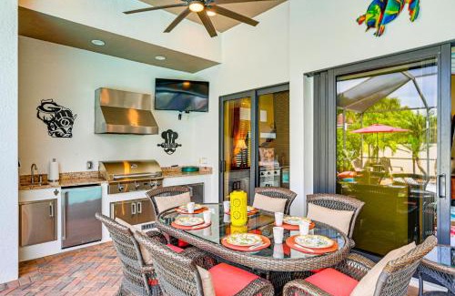 Pelican Casa | Lanai with Heated Pool at Cape Coral Escape!