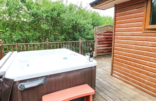 Kiplin Cabaña | LANCASHIRE LODGE, pet friendly, character holiday cottage in Kiplin