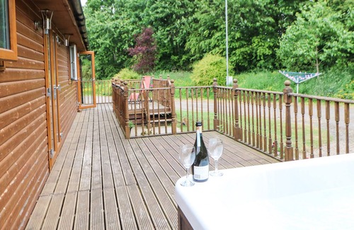 Kiplin Cabaña | LANCASHIRE LODGE, pet friendly, character holiday cottage in Kiplin