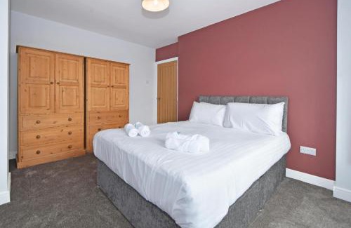 Burslem Casa | Lancaster House by YourStays - Gorgeous family home in the countryside