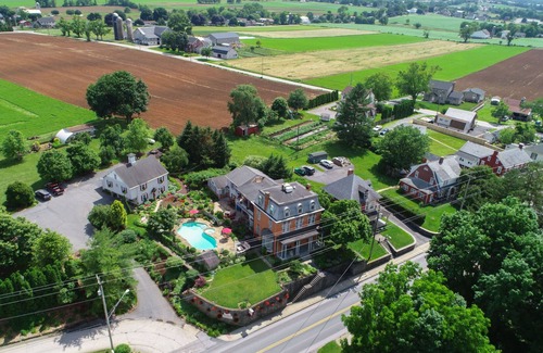Bird In Hand Hotel | Lancaster, PA Inn Amish Country