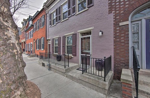 Historic Downtown Lancaster Casa | Lancaster Townhome Walk to Central Market!