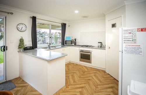 Lancelin Casa | Lancelin By The Dunes - Low Mid Week Rates!
